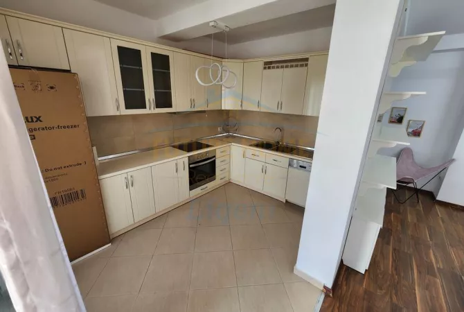 Shtepi me qera 3+1 ne Tirane - 1,100 Euro