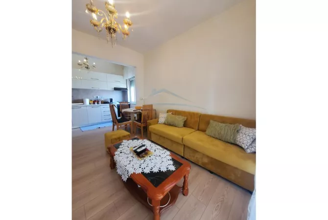 Shtepi me qera 2+1 ne Tirane - 650 Euro