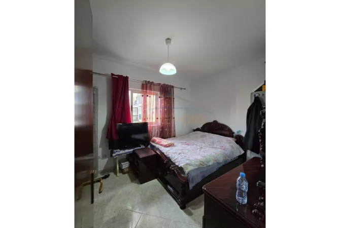 Shtepi ne shitje Apartament ne Tirane, 2+1, Mobilimi E mobiluar, Pagesa 156,500  Euro.