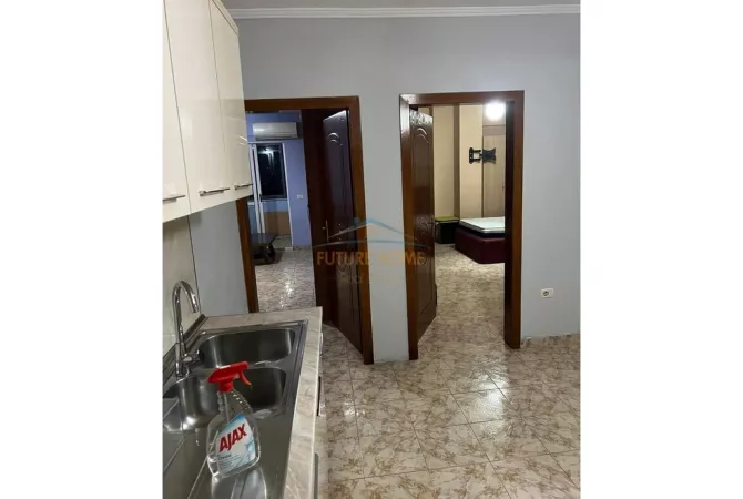 Shtepi ne shitje Apartament ne Tirane, 2+1, Mobilimi E mobiluar, Pagesa 150,000  Euro.