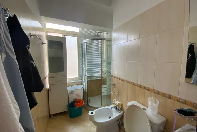 Shtepi me qera Apartament ne Tirane, 1+1, Mobilimi E mobiluar, Pagesa 550  Euro.