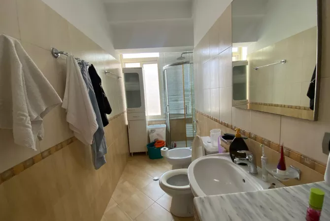Shtepi me qera Apartament ne Tirane, 1+1, Mobilimi E mobiluar, Pagesa 550  Euro.
