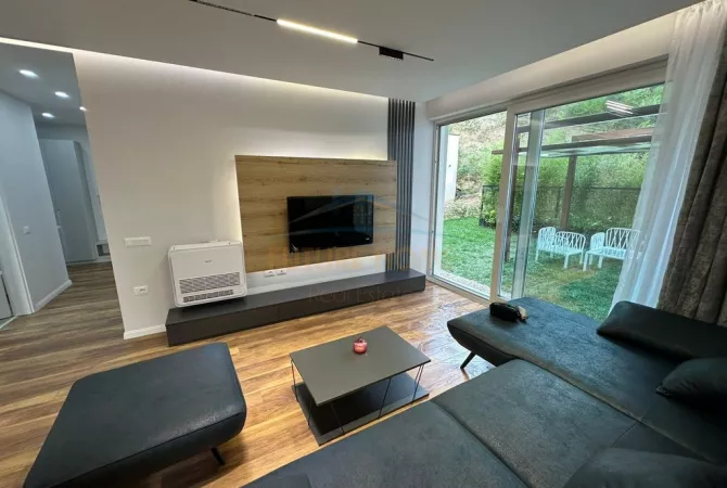 Shtepi me qera 2+1 ne Tirane - 1,200 Euro