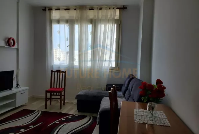 Shtepi ne shitje Apartament ne Tirane, 2+1, Mobilimi E mobiluar, Pagesa 79,900  Euro.