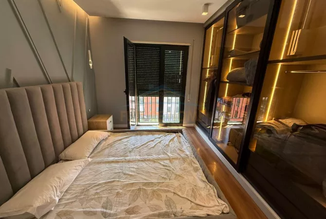 Shtepi ne shitje Apartament ne Tirane, 1+1, Mobilimi E mobiluar, Pagesa 140,000  Euro.