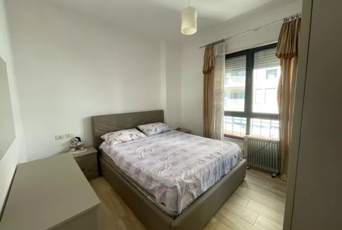 Shtepi ne shitje Apartament ne Tirane, 2+1, Mobilimi E mobiluar, Pagesa 210,000  Euro.