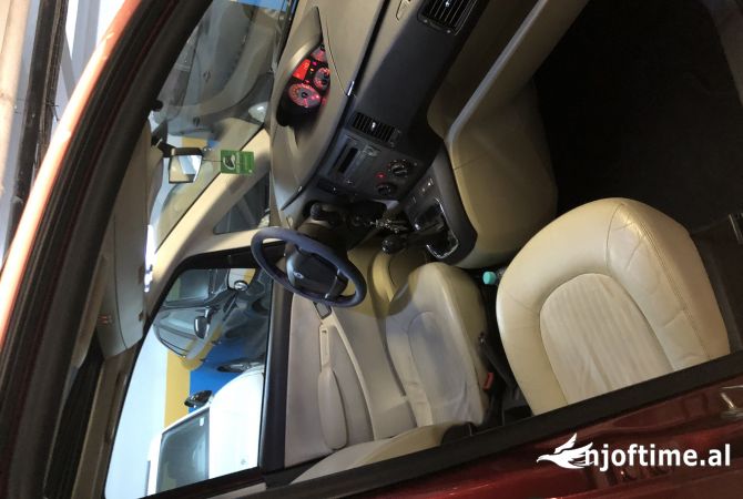 Auto in Vendita  a Tirana - 200,000 Leke