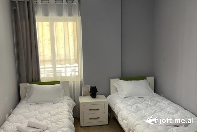 Shtepi me qera Apartament ne Tirane, 2+1, Mobilimi E mobiluar, Pagesa 45,000  Leke.