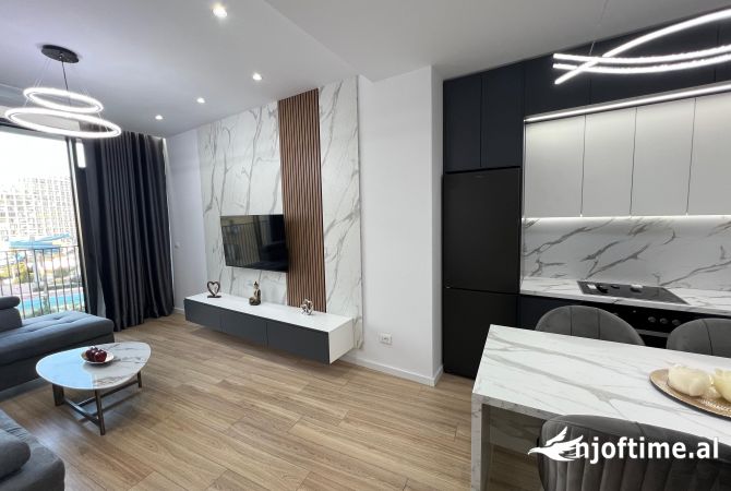 Shtepi me qera 2+1 ne Tirane - 1,300 Euro