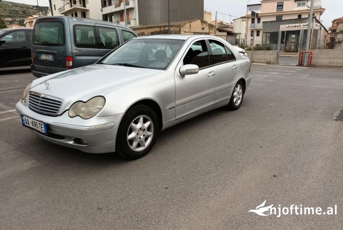 Makina ne shitje ne Pogradec - 2,800 Euro