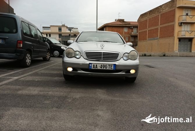 Auto in Vendita  a Pogradec - 2,800 Euro
