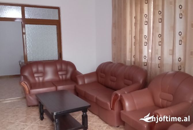 Shtepi me qera 3+1 ne Tirane - 50,000 Leke