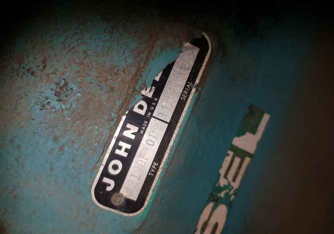 Shitet gjeneratori ose motorri Traktori John Deer