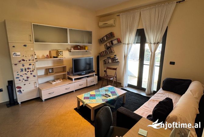 Shtepi me qera 1+1 ne Tirane - 450 Euro