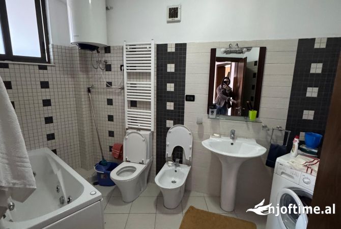 Shtepi me qera Apartament ne Tirane, 1+1, Mobilimi E mobiluar, Pagesa 450  Euro.