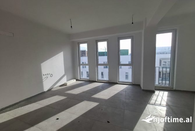 Shtepi me qera Apartament ne Tirane, 3+1, Mobilimi Bosh, pa mobiluar, Pagesa 450  Euro.