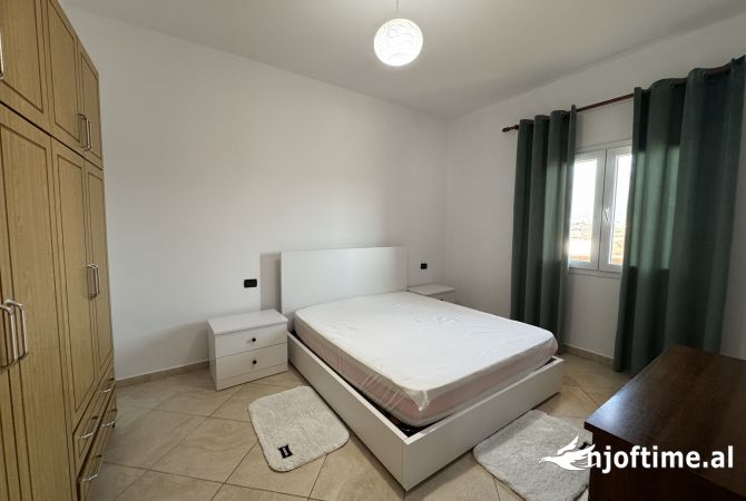Shtepi me qera Apartament ne Tirane, 2+1, Mobilimi E mobiluar, Pagesa 45,000  Leke.