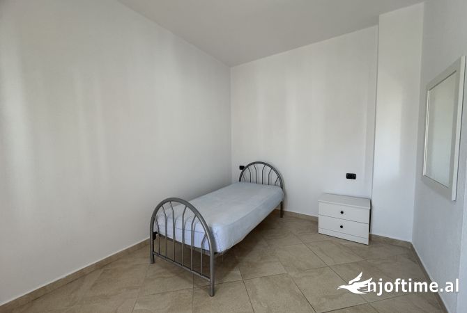 Shtepi me qera Apartament ne Tirane, 2+1, Mobilimi E mobiluar, Pagesa 45,000  Leke.