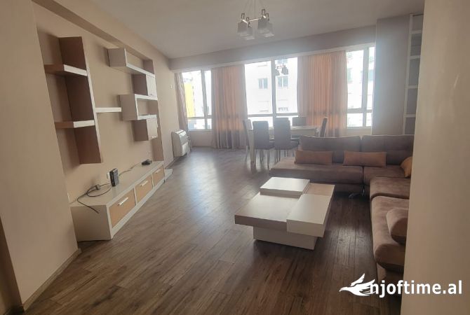 Shtepi me qera Apartament ne Tirane, 1+1, Mobilimi E mobiluar, Pagesa 500  Euro.