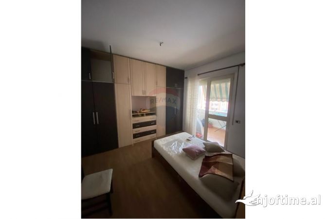 Shtepi me qera Apartament ne Tirane, 2+1, Mobilimi E mobiluar, Pagesa 500  Euro.