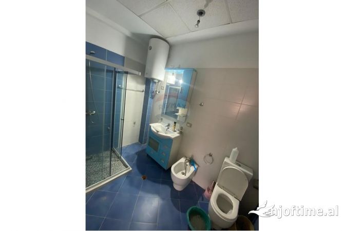 Shtepi me qera Apartament ne Tirane, 2+1, Mobilimi E mobiluar, Pagesa 500  Euro.