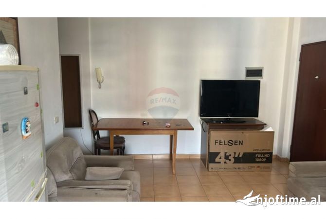 Shtepi me qera Apartament ne Tirane, 1+1, Mobilimi E mobiluar, Pagesa 550  Euro.