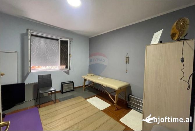 Shtepi me qera Apartament ne Tirane, 1+1, Mobilimi Pjeserisht e mobiluar, Pagesa 550  Euro.