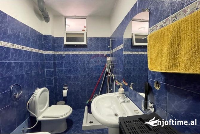 Shtepi me qera Apartament ne Tirane, 1+1, Mobilimi Pjeserisht e mobiluar, Pagesa 550  Euro.