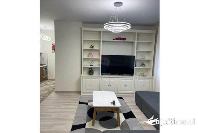 Shtepi me qera 1+1 ne Tirane - 900 Euro