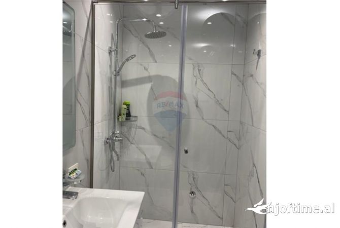 Shtepi me qera Apartament ne Tirane, 1+1, Mobilimi E mobiluar, Pagesa 900  Euro.