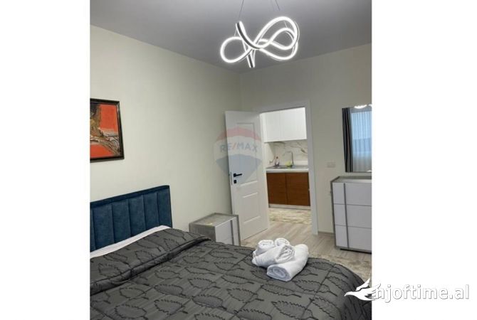 Shtepi me qera Apartament ne Tirane, 1+1, Mobilimi E mobiluar, Pagesa 900  Euro.