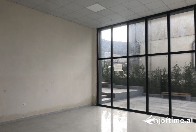 Ambient biznesi me qera 1+1 ne Tirane - 850 Euro