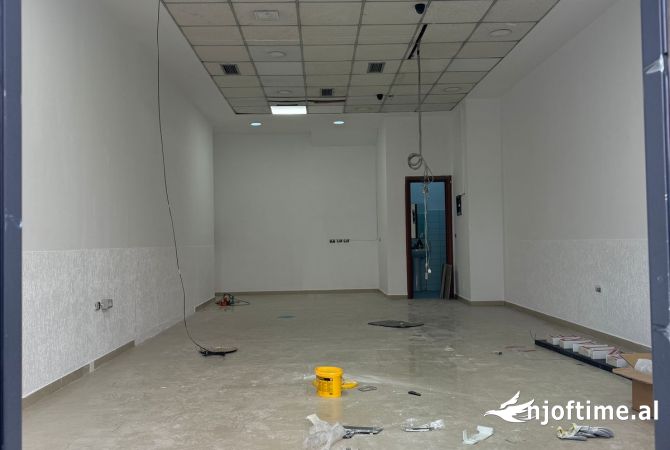 Ambient biznesi me qera 1+1 ne Tirane - 700 Euro