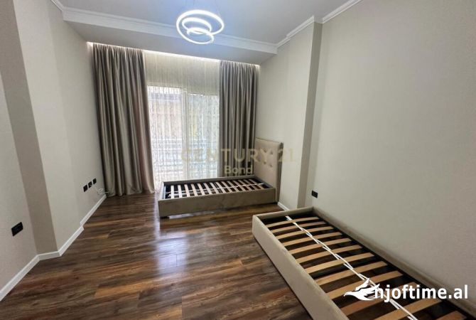 Shtepi ne shitje Apartament ne Durres, 2+1, Mobilimi E mobiluar, Pagesa 250,000  Euro.
