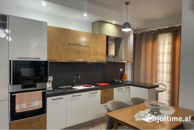 Shtepi me qera 2+1 ne Tirane - 600 Euro