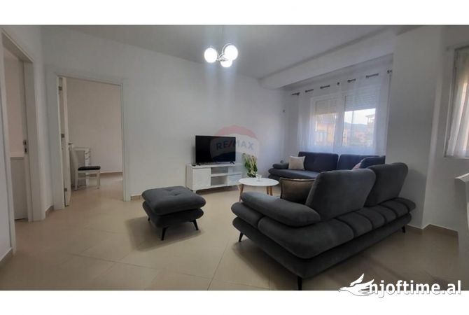 Shtepi me qera 2+1 ne Tirane - 550 Euro