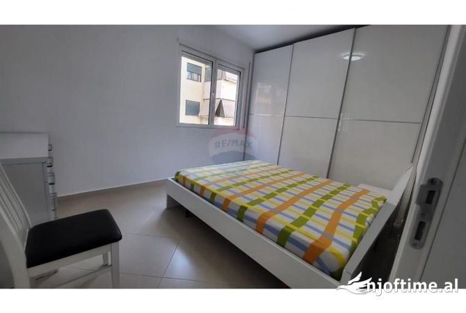 Shtepi me qera Apartament ne Tirane, 2+1, Mobilimi E mobiluar, Pagesa 550  Euro.