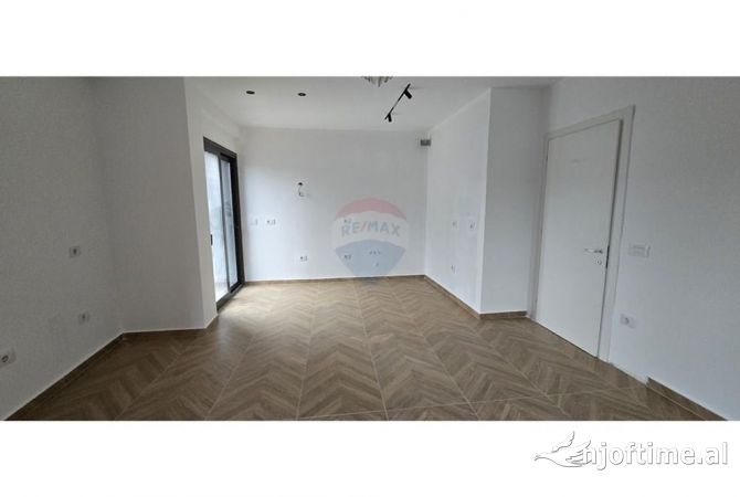 Shtepi me qera Apartament ne Tirane, 1+1, Mobilimi Bosh, pa mobiluar, Pagesa 400  Euro.