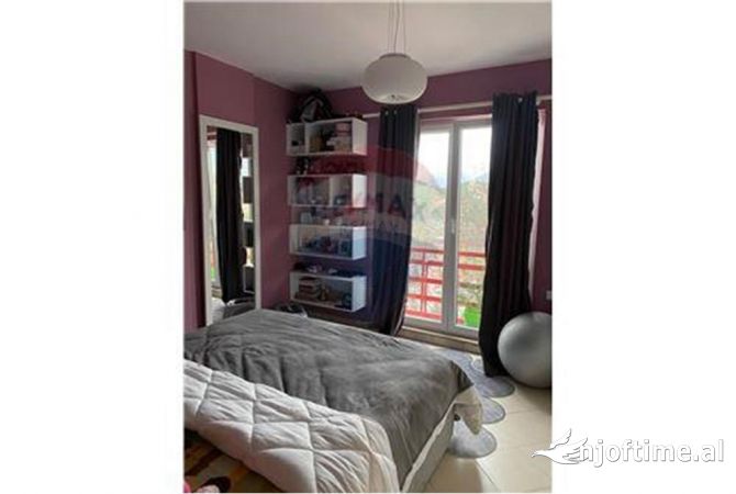 Shtepi ne shitje Apartament ne Tirane, 2+1, Mobilimi E mobiluar, Pagesa 130,000  Euro.