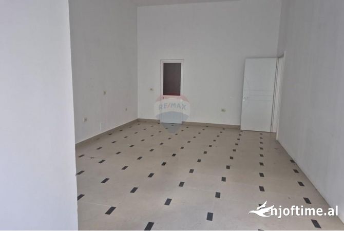 Jepet dyqan me qira prane Kodres se Diellit