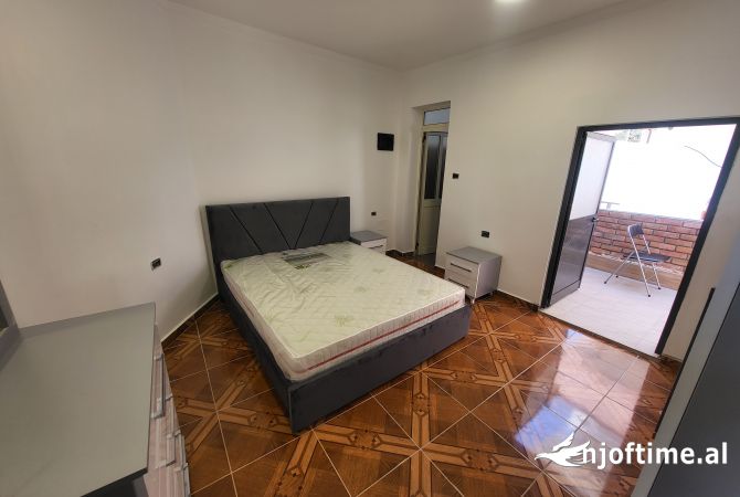 Shtepi me qera Garsoniere ne Tirane - 350 Euro