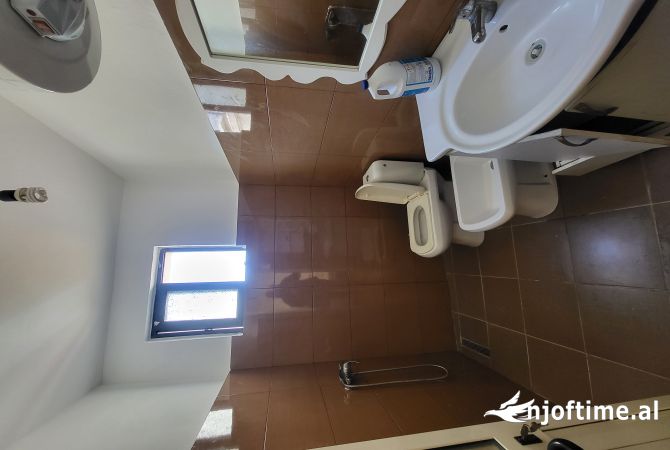 Shtepi me qera Shtepi Private ne Tirane, Garsoniere, Mobilimi E mobiluar, Pagesa 350  Euro.