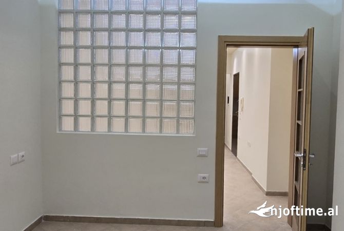 Zyre me qira pran lion parkut 