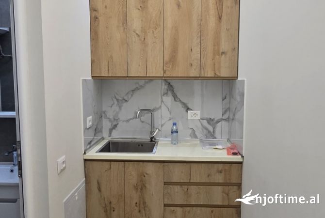 Ambient biznesi me qera 3+1 ne Tirane - 700 Euro