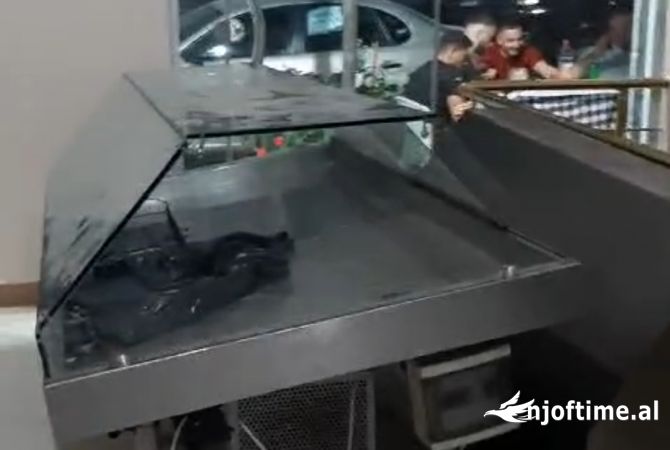 Pajisje biznesi ne shitje  ne Vlore - 1,900 Euro