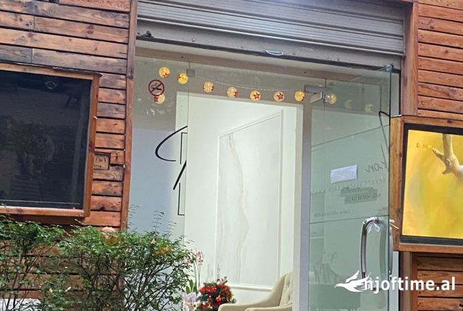 Ambient biznesi me qera 3+1 ne Tirane - 150 Euro