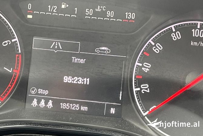 Makina ne shitje ne Tirane - 6,000 Euro