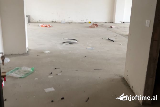 Business Property for Rent 3+1 in Tirana - 3,500 Euro