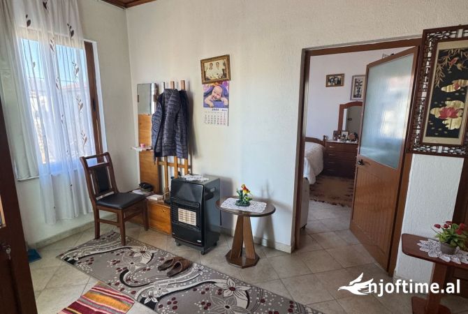 Shtepi ne shitje Shtepi Private ne Tirane, 6+1, Mobilimi E mobiluar, Pagesa 180,000  Euro.