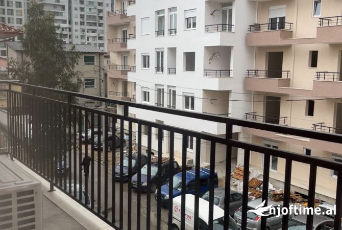Shtepi ne shitje Apartament ne Durres, 3+1, Mobilimi E mobiluar, Pagesa 146,000  Euro.